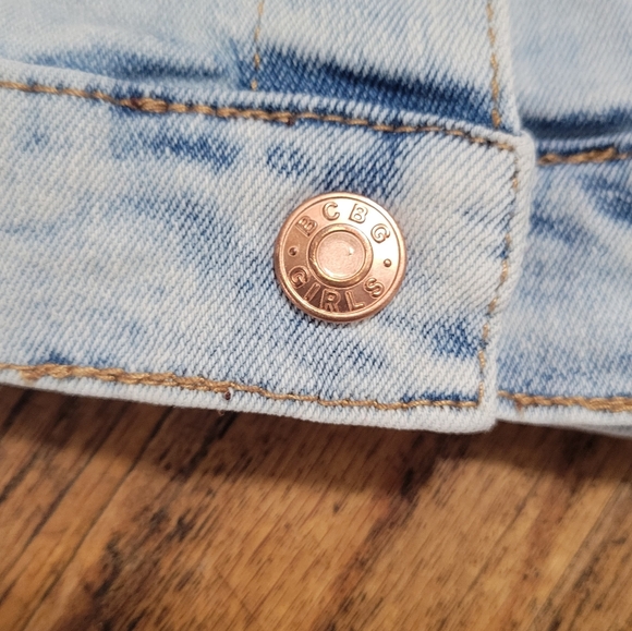 BCBG Sz 2T Light Denim Jacket - Picture 4 of 7